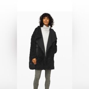 Lululemon Warm Restore Sherpa Wrap- Black